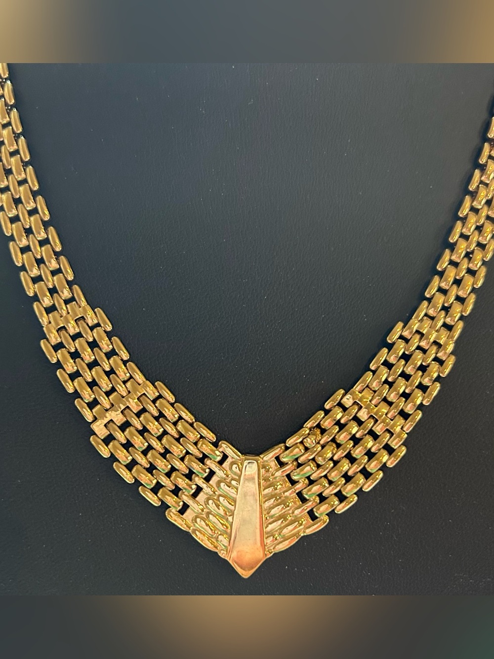 1980s Egyptian Revival Cleopatra Gold-tone Panther Link Statement Necklace - Picture 3 of 7